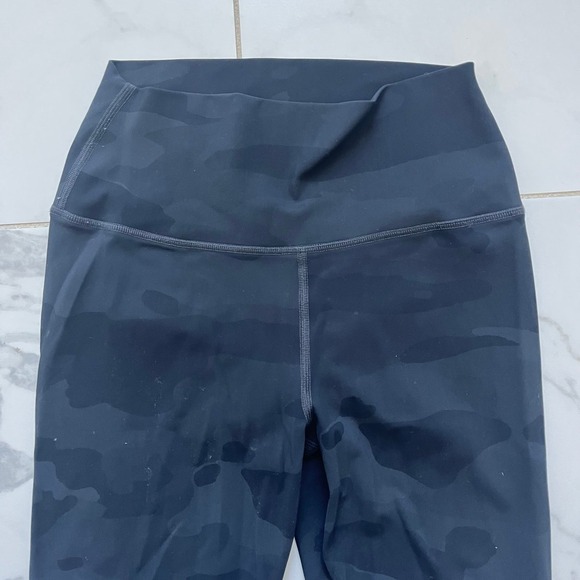 Alo Yoga High-Waist Airlift Leggings black camo size small - Picture 3 of 7